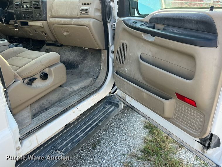 image for item MG9435 2006 Ford F250 Super Duty XLT  SuperCab pickup truck