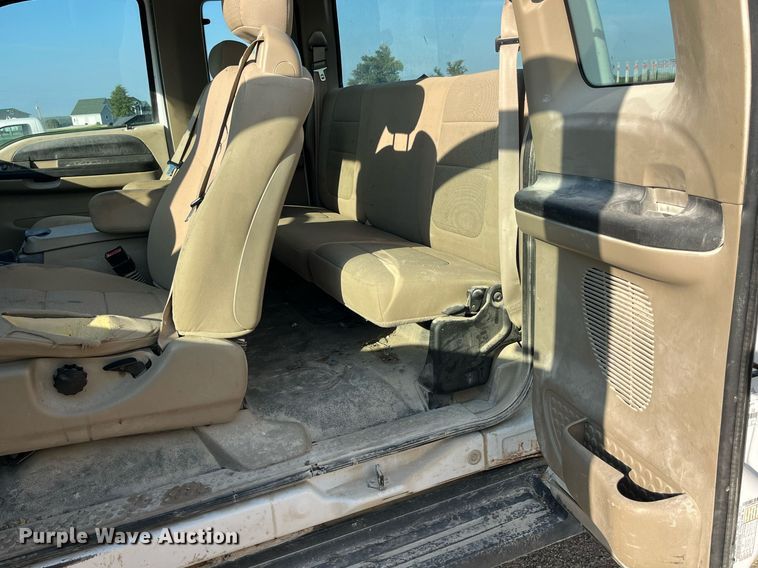 image for item MG9435 2006 Ford F250 Super Duty XLT  SuperCab pickup truck