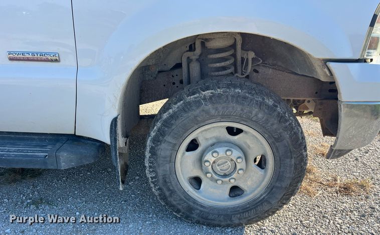 image for item MG9435 2006 Ford F250 Super Duty XLT  SuperCab pickup truck