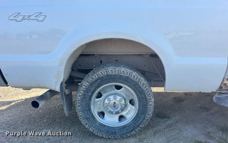 image for item MG9435 2006 Ford F250 Super Duty XLT  SuperCab pickup truck