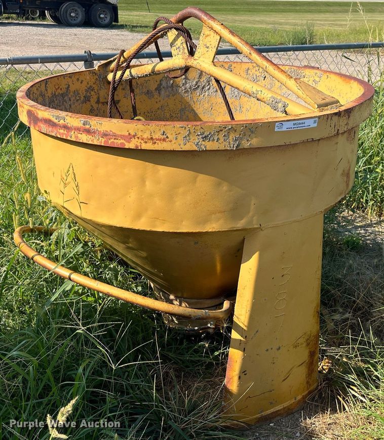 image for item MG9444 Concrete bucket