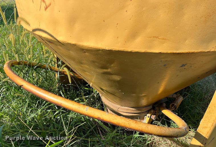 image for item MG9444 Concrete bucket