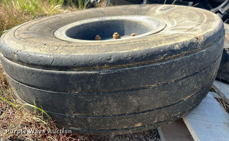 image for item MG9448 (5) tires and wheels