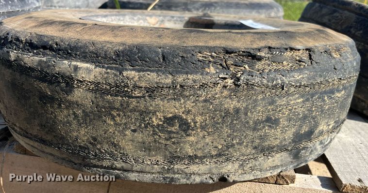 image for item MG9448 (5) tires and wheels