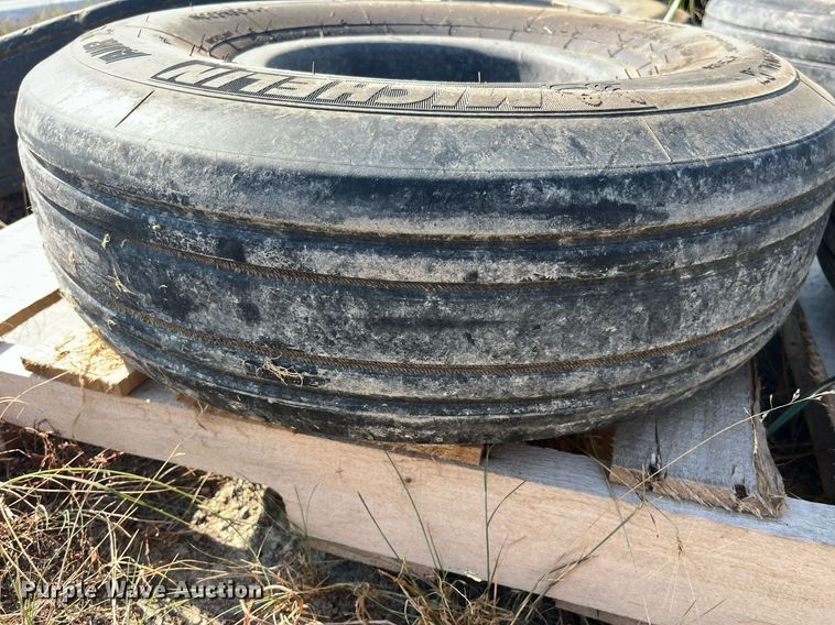 image for item MG9448 (5) tires and wheels