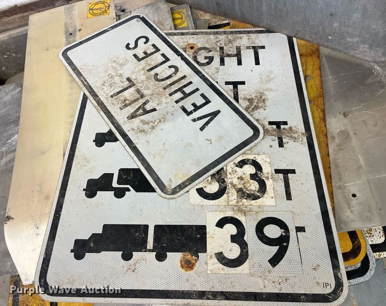 image for item MG9461 Approximately 100 road signs