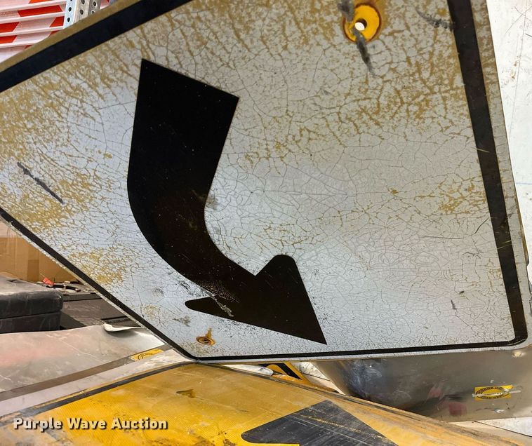 image for item MG9461 Approximately 100 road signs