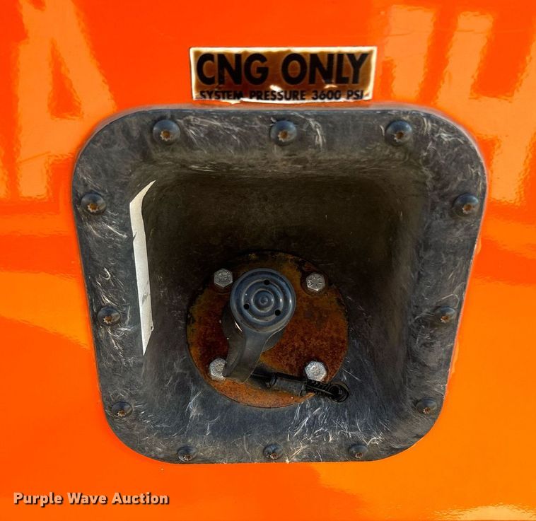 image for item MG9978 2011 Ford E450 Super Duty  shuttle bus