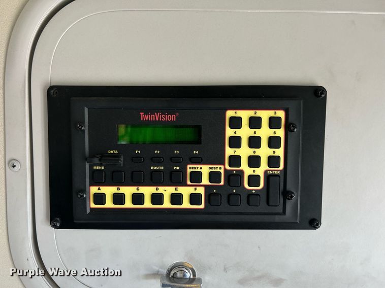 image for item MG9978 2011 Ford E450 Super Duty  shuttle bus