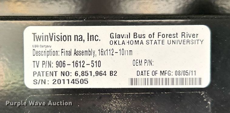 image for item MG9978 2011 Ford E450 Super Duty  shuttle bus