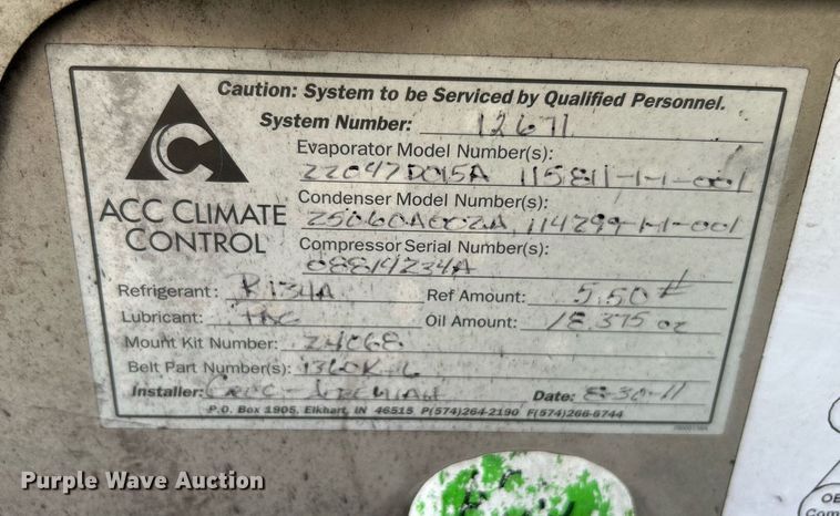 image for item MG9978 2011 Ford E450 Super Duty  shuttle bus