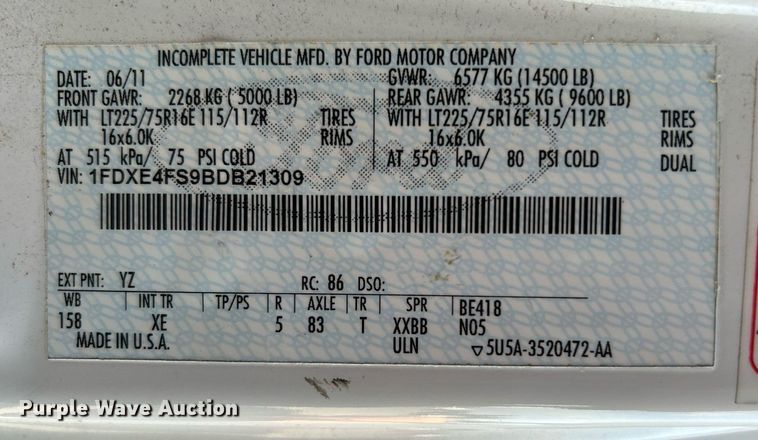 image for item MG9978 2011 Ford E450 Super Duty  shuttle bus