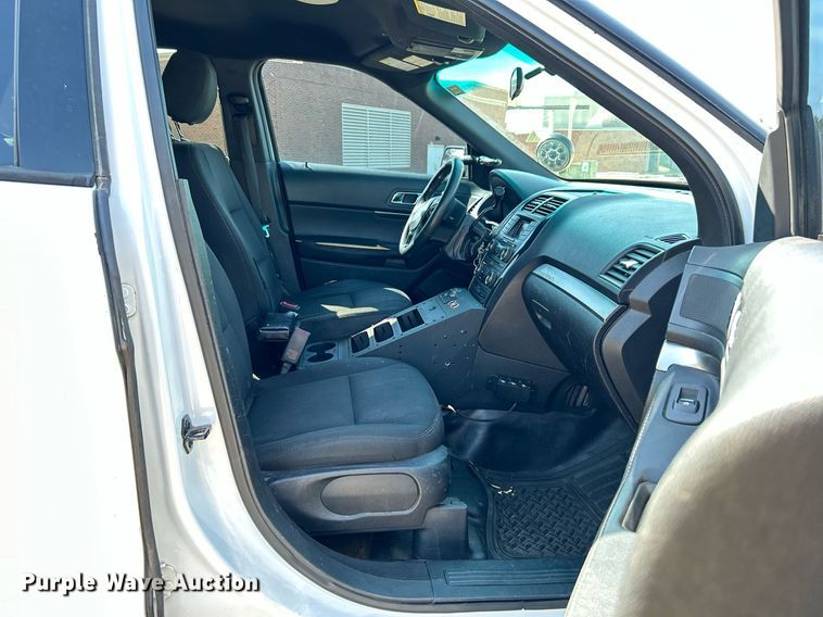image for item MG9979 2017 Ford Explorer Police Interceptor  SUV