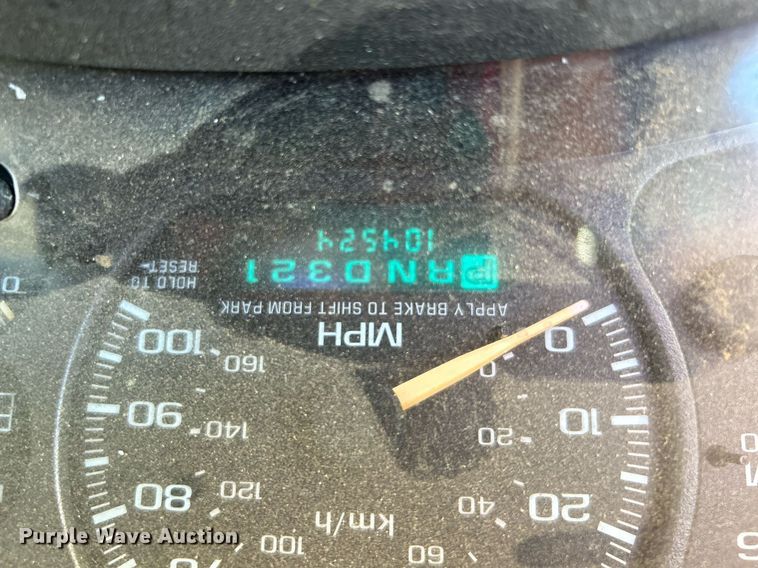 image for item MG9983 2002 Chevrolet Silverado 2500HD  pickup truck