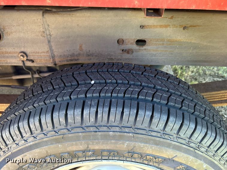 image for item MG9983 2002 Chevrolet Silverado 2500HD  pickup truck