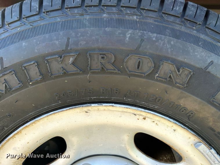 image for item MG9983 2002 Chevrolet Silverado 2500HD  pickup truck