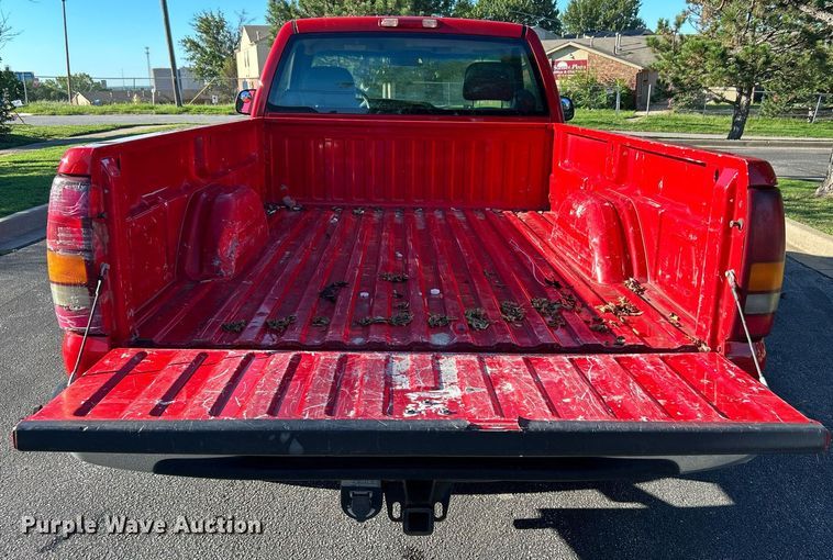 image for item MG9984 2002 Chevrolet Silverado 1500  pickup truck