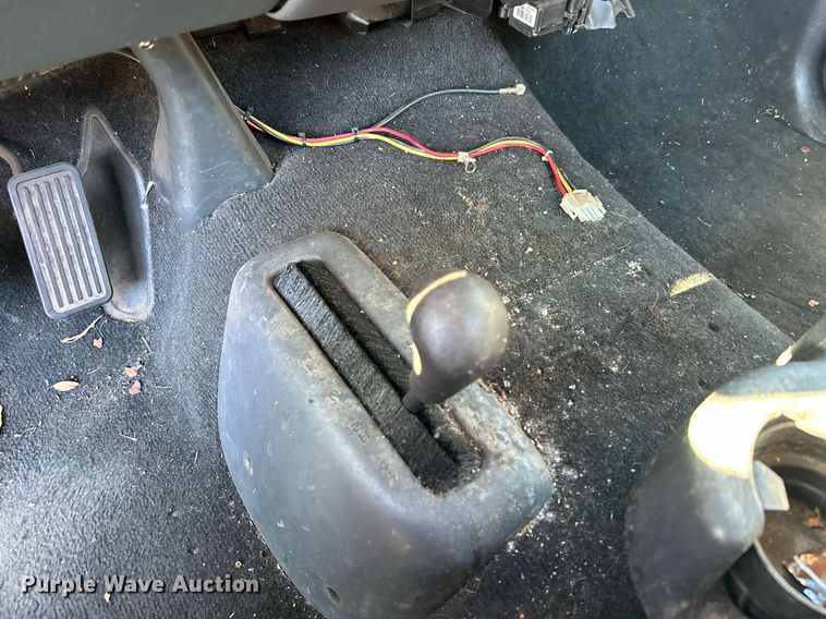 image for item MG9984 2002 Chevrolet Silverado 1500  pickup truck