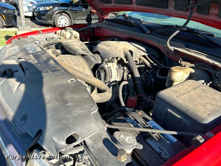 image for item MG9984 2002 Chevrolet Silverado 1500  pickup truck