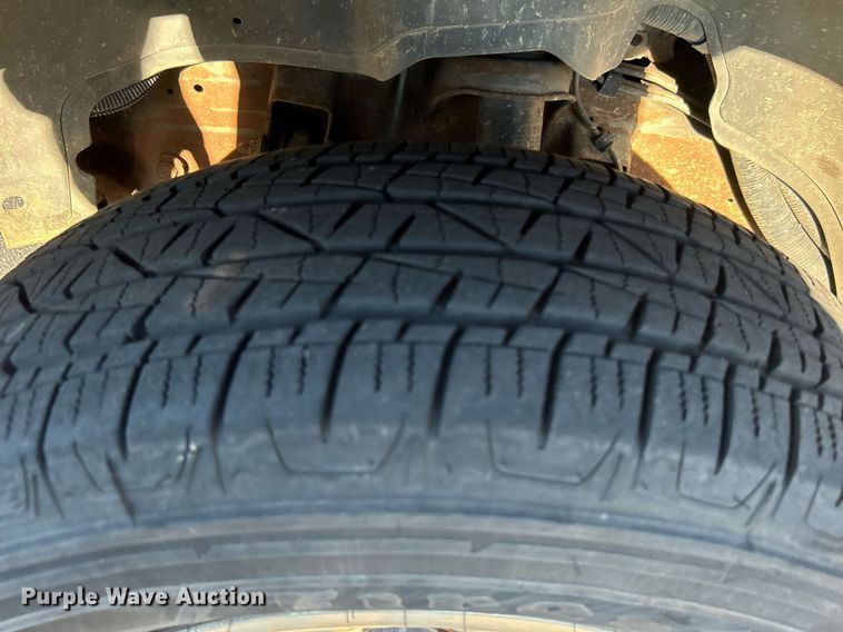 image for item MG9984 2002 Chevrolet Silverado 1500  pickup truck