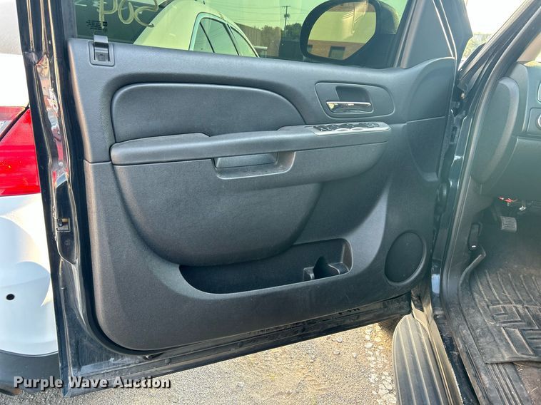 image for item MG9993 2011 Chevrolet Tahoe Police  SUV