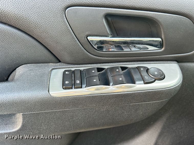 image for item MG9993 2011 Chevrolet Tahoe Police  SUV