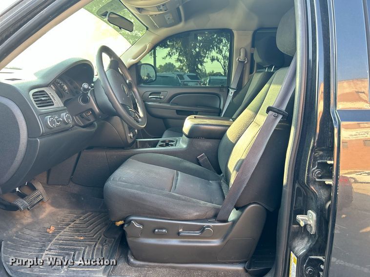 image for item MG9993 2011 Chevrolet Tahoe Police  SUV