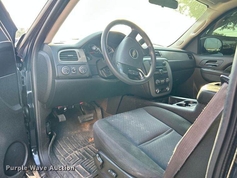 image for item MG9993 2011 Chevrolet Tahoe Police  SUV