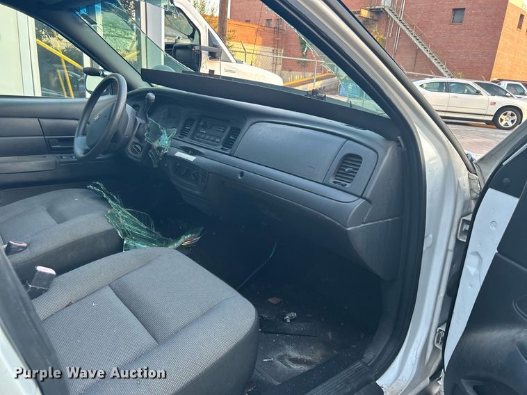 image for item MG9994 2011 Ford Crown Victoria Police Interceptor