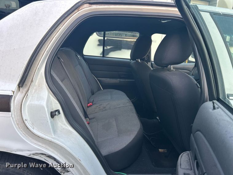 image for item MG9994 2011 Ford Crown Victoria Police Interceptor