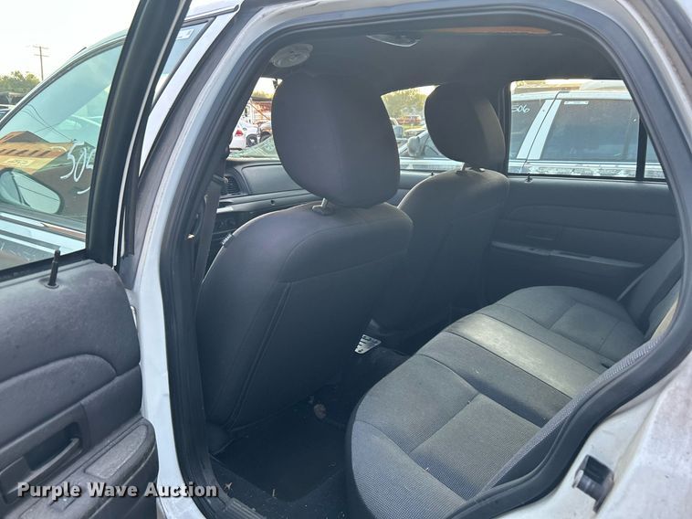image for item MG9994 2011 Ford Crown Victoria Police Interceptor