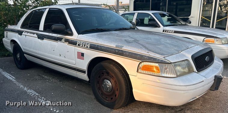 image for item MG9995 2005 Ford Crown Victoria Police Interceptor
