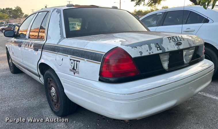 image for item MG9995 2005 Ford Crown Victoria Police Interceptor