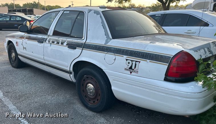 image for item MG9995 2005 Ford Crown Victoria Police Interceptor