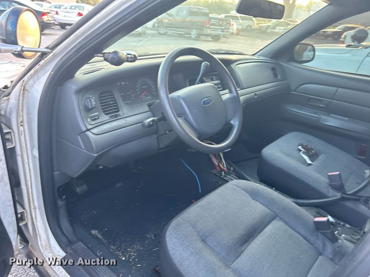 image for item MG9995 2005 Ford Crown Victoria Police Interceptor