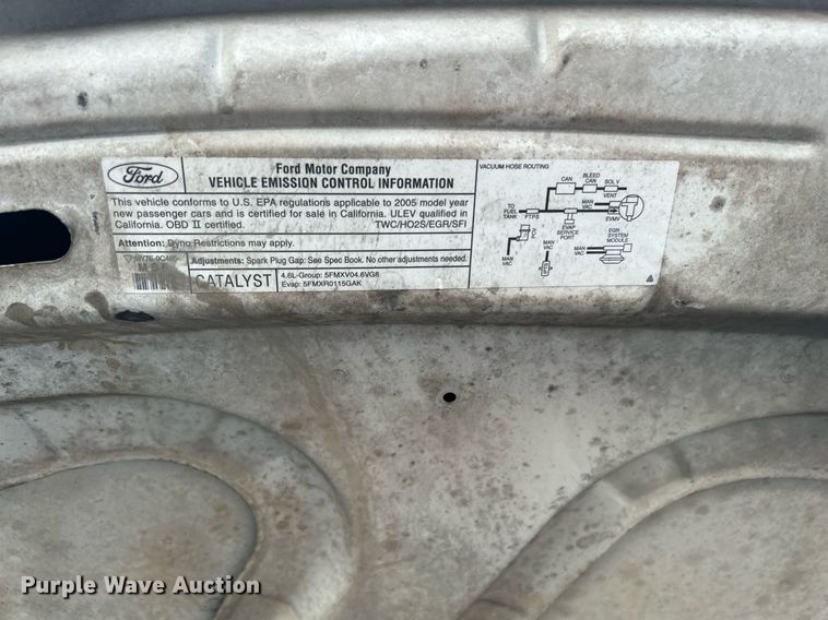 image for item MG9995 2005 Ford Crown Victoria Police Interceptor