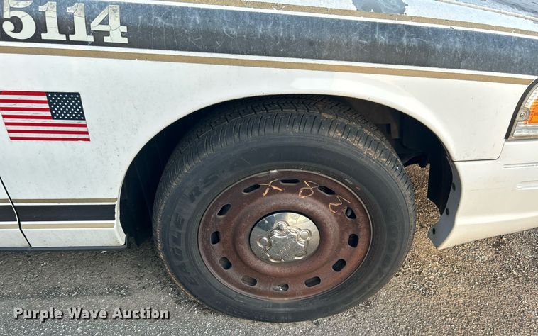 image for item MG9995 2005 Ford Crown Victoria Police Interceptor