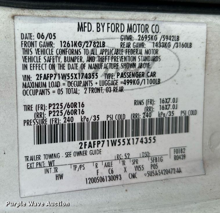 image for item MG9995 2005 Ford Crown Victoria Police Interceptor