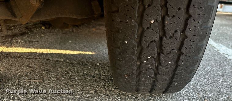 image for item MG9998 2014 Chevrolet Express G4500  shuttle bus