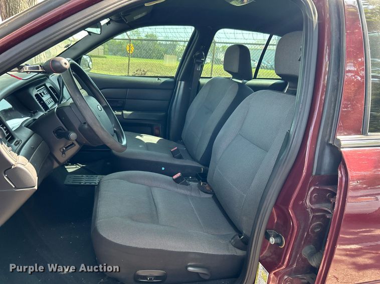 image for item MG9999 2008 Ford Crown Victoria Police Interceptor