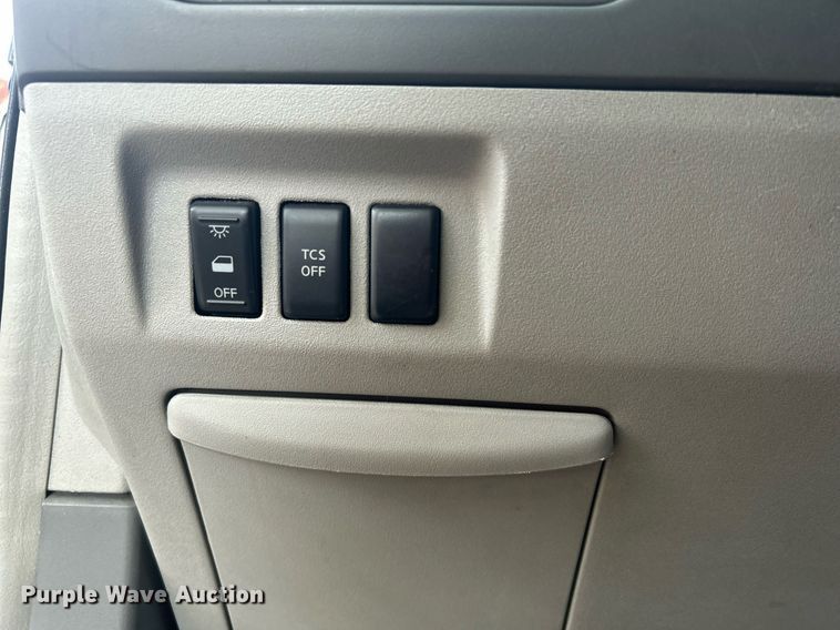 image for item MH9002 2008 Nissan Quest  van