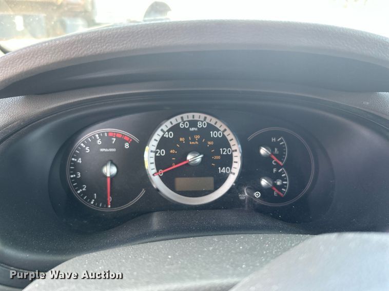 image for item MH9002 2008 Nissan Quest  van