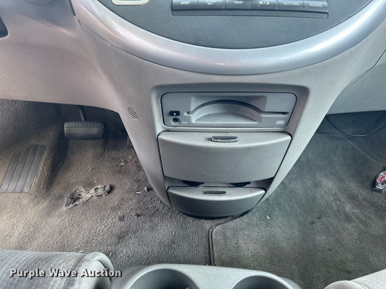 image for item MH9002 2008 Nissan Quest  van