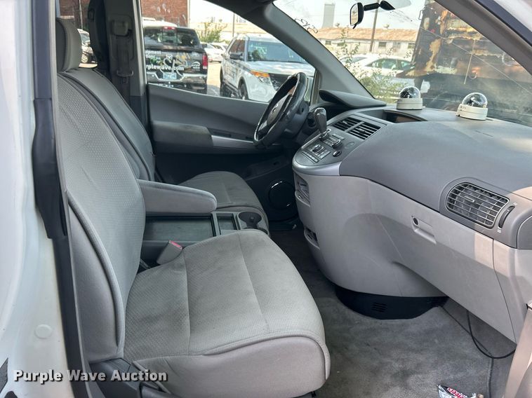 image for item MH9002 2008 Nissan Quest  van