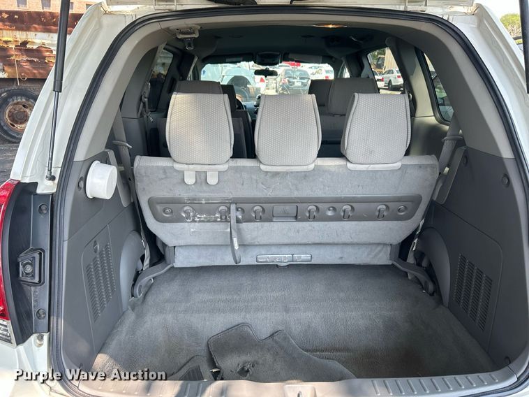 image for item MH9002 2008 Nissan Quest  van