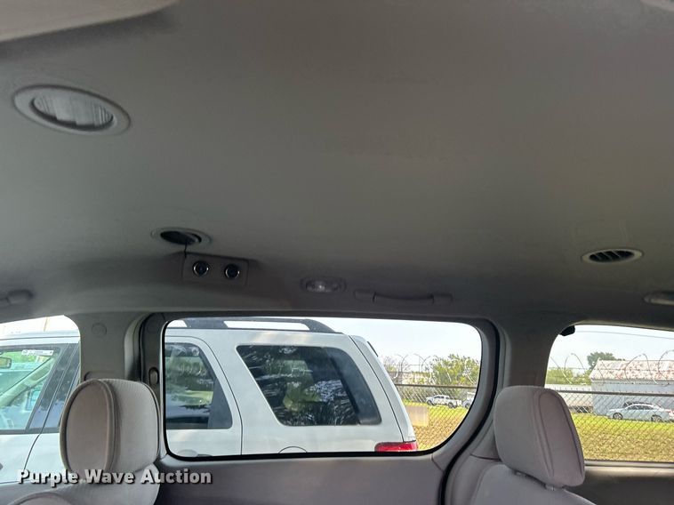 image for item MH9002 2008 Nissan Quest  van