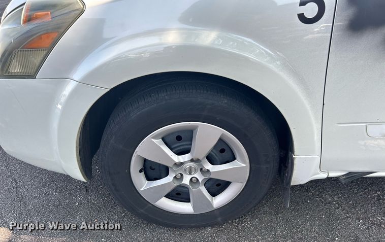 image for item MH9002 2008 Nissan Quest  van