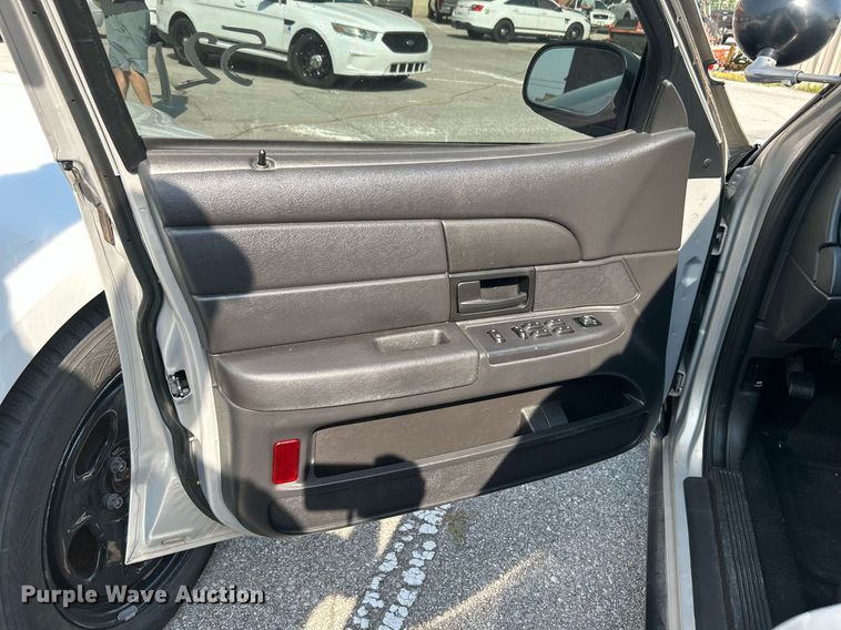 image for item MH9005 2008 Ford Crown Victoria Police Interceptor