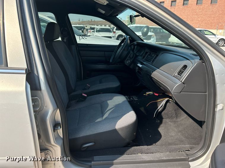 image for item MH9005 2008 Ford Crown Victoria Police Interceptor