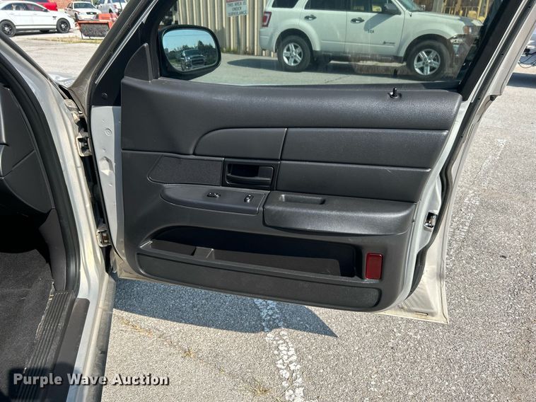 image for item MH9005 2008 Ford Crown Victoria Police Interceptor